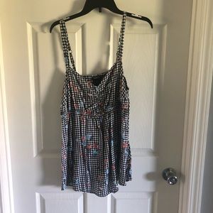 Torrid printed tank.